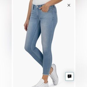 Lucky Brand Ava Mid Rise skinny Jeans (Maja Fray). Size 8/29 A